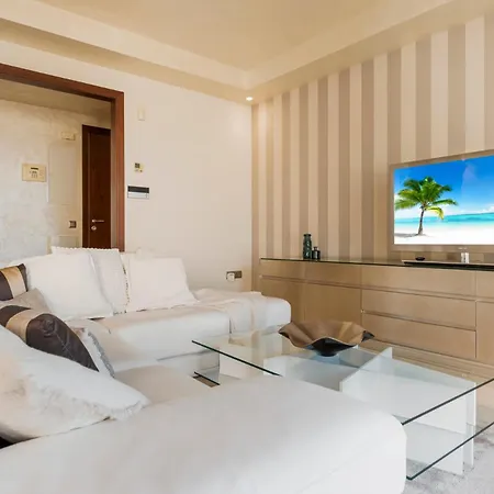 Stylish With Pool In By Costarentals - Ref M51 Apartment Marbella